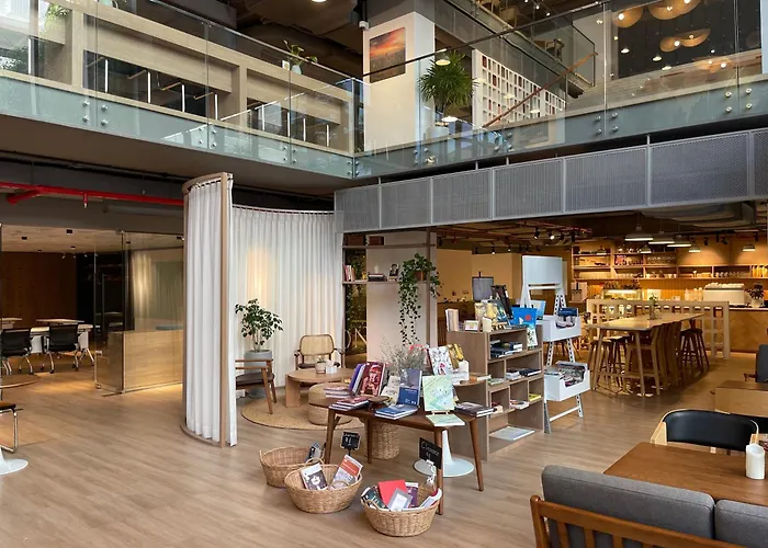 Velea Serviced & Aparthotel 4*